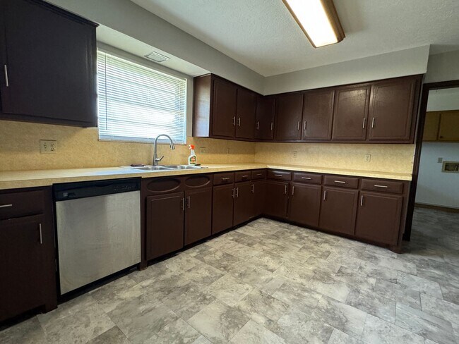 Foto del edificio - 1701 NW 34th St