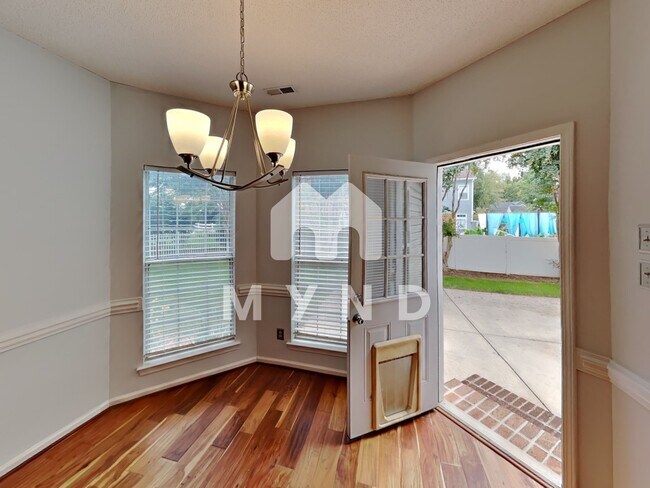 Building Photo - 17110 Grenache Ct