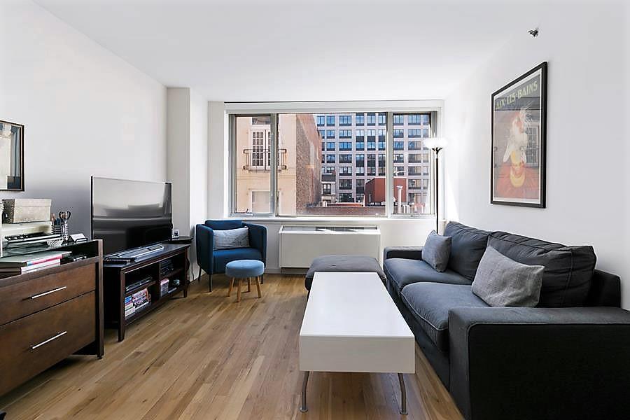 Primary Photo - 25 W 21st St