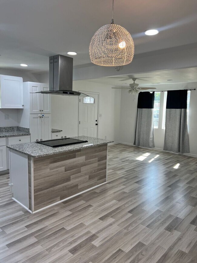 Foto del edificio - Welcome to this beautiful home located in ...