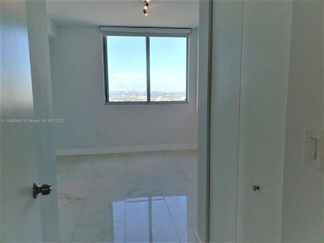 Foto del edificio - 92 SW 3rd St