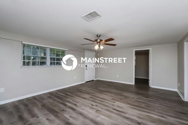 Building Photo - 3 Bedroom Pet-Friendly Home in New Port Richey, FL with Main Street Renewal