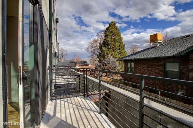 Building Photo - 3 br, 3 bath Townhome - 4010 Tejon St