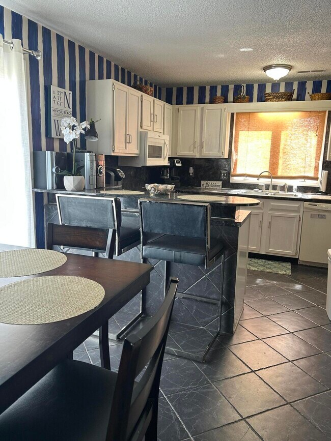 Foto del edificio - 35 Foxcroft Ln