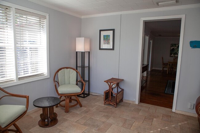 Photo - 419 43rd St House