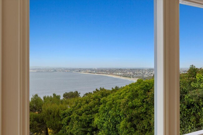 Foto del edificio - 1661 Via Arriba