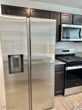 Building Photo - 6017 Swift Lariat St