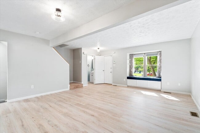 Building Photo - 4975 Pintail Ct