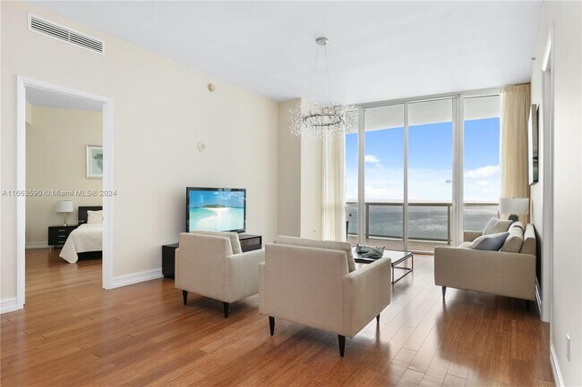 Foto del edificio - 15901 Collins Ave