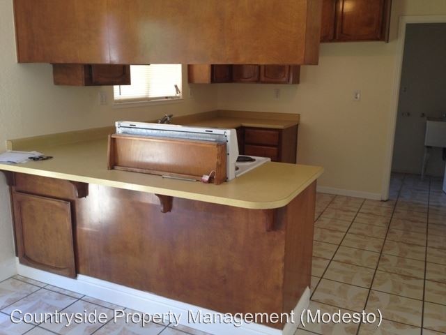 Foto del edificio - 3 br, 2.5 bath House - 2204 Sharon Way