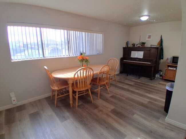 Building Photo - 243 E 400 N