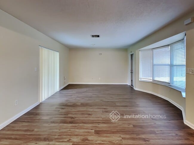 Building Photo - 8006 NW 43rd St