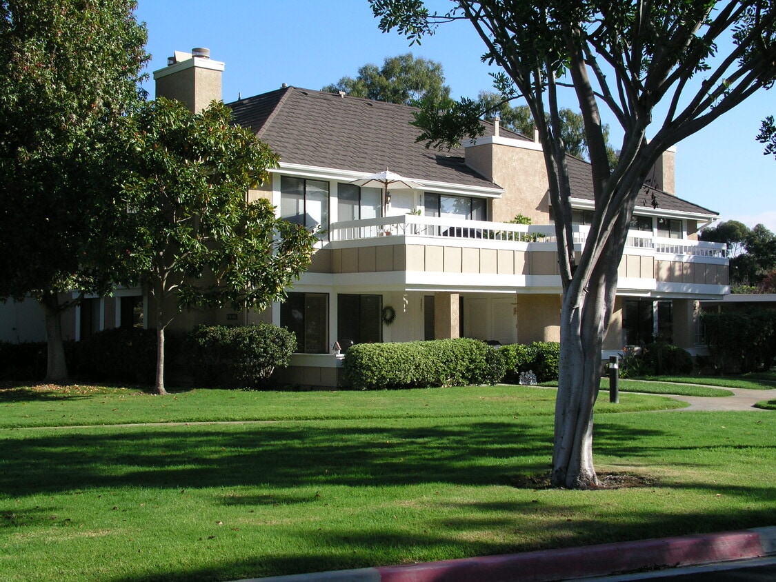 887 Ginger Ave Unit 887, Carlsbad, CA 92011 Condo for Rent in