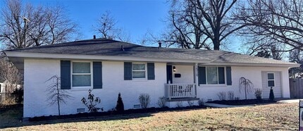 Building Photo - 1510 Melrose Dr