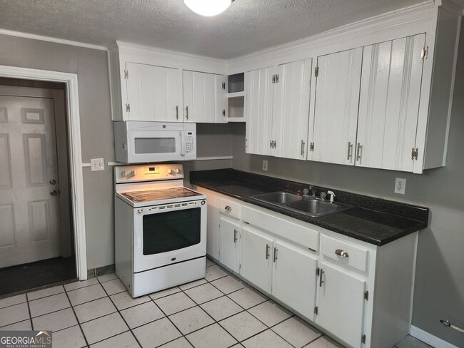 Foto del edificio - 109 Larkspur Ln