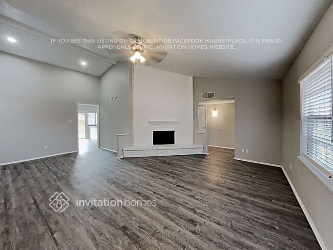 Building Photo - 4112 Silverberry Ave