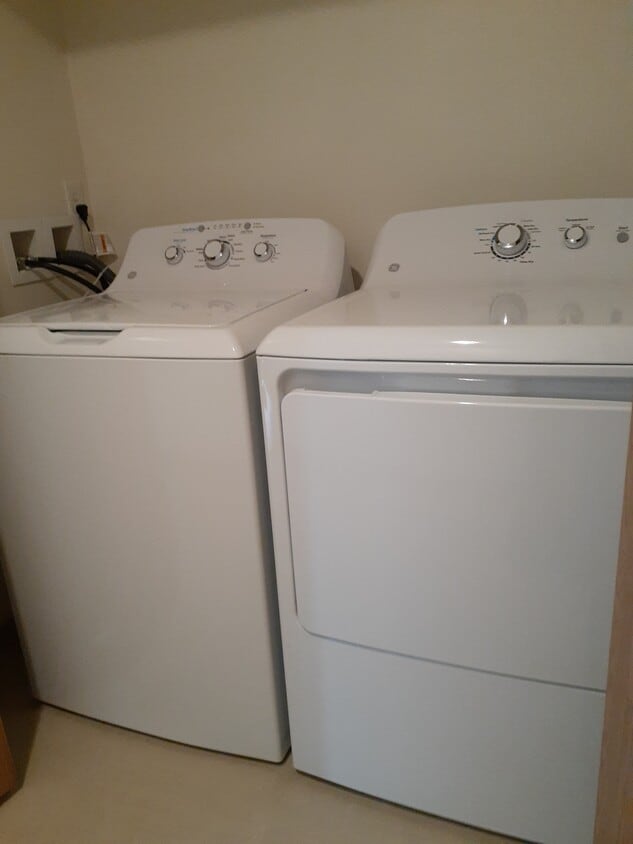 washer/dryer - 628 S Dubuque St