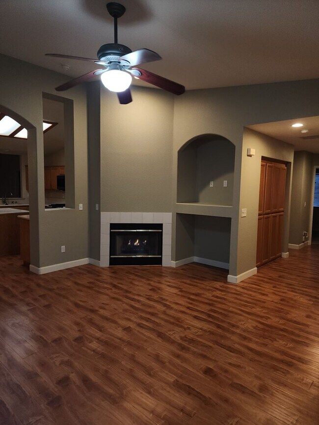 Foto del edificio - 4 Bedroom 3 Bathroom in the Sylvan School District