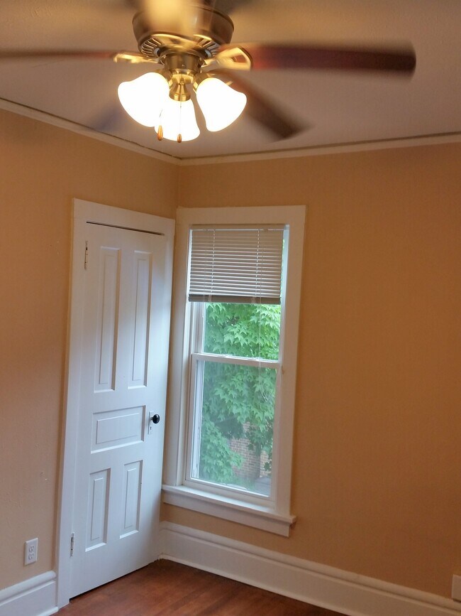 Foto del edificio - 1205 Chandler St