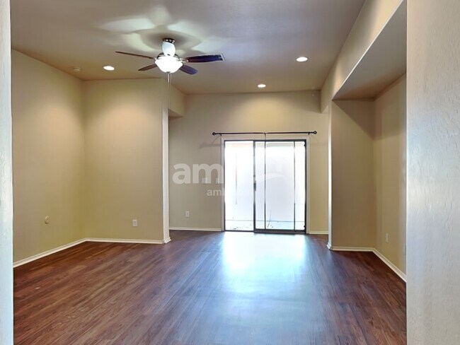 Building Photo - 683 S 221st Dr