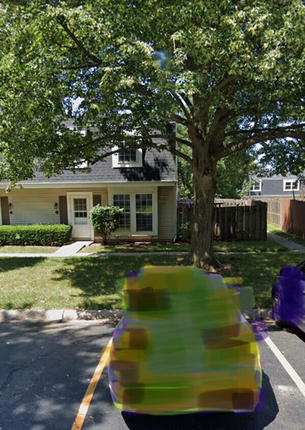 Building Photo - 6 Fernwood Dr