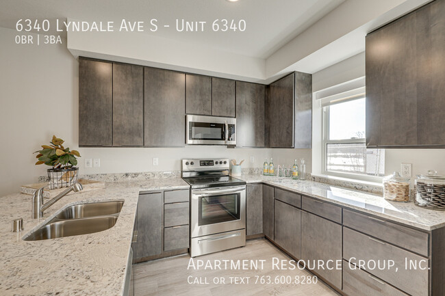 Building Photo - 3 bedroom townhome for rent in Richfield!