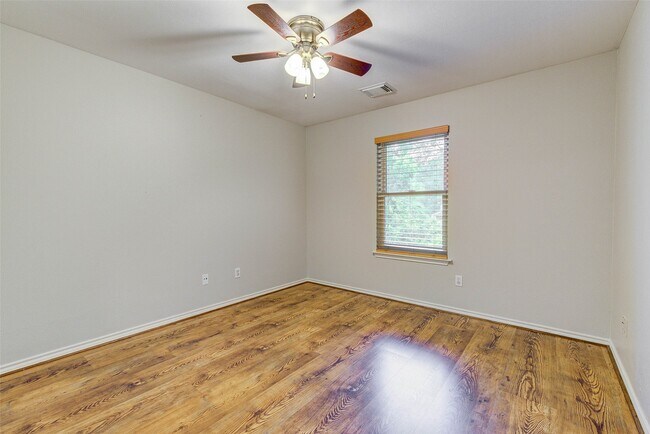 Building Photo - 14 Newberry Trail Ct