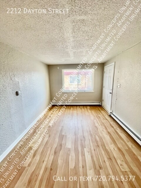 Building Photo - 2212 Dayton St