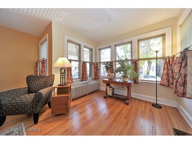 Building Photo - 1521 W Edgewater Ave