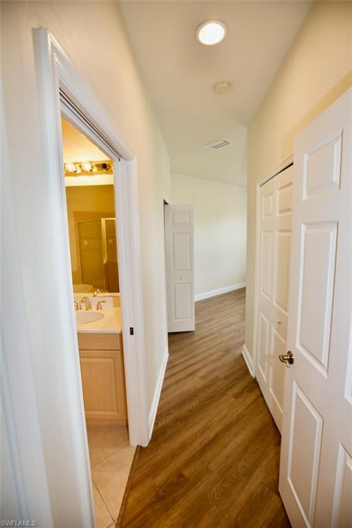 Foto del edificio - 5560 Berkshire Dr