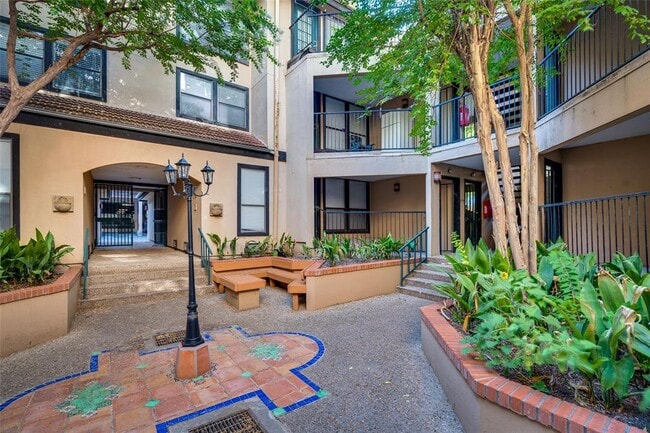 Building Photo - 2110 Rio Grande St