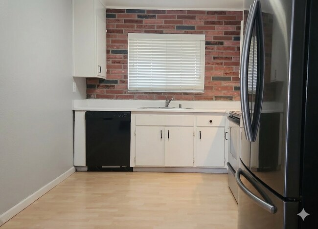 Building Photo - 1539 Marshall St