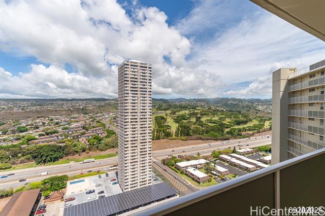 Foto del edificio - 98-99-99 Uao Pl