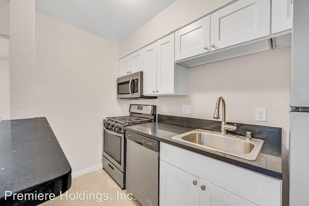 Foto principal - 2413 Sunrise Ave