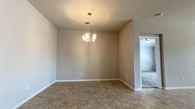 Foto del edificio - 3303 McDonough Way