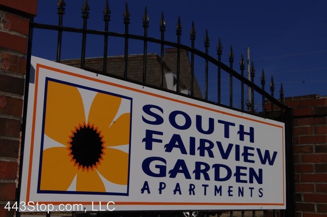 Foto del edificio - 2905-2917 Rollins Rd