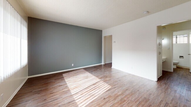 Interior Photo - 803 Java Ave Inglewood, CA 90301