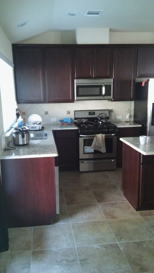 Building Photo - 5686 Mountain Hollow Dr