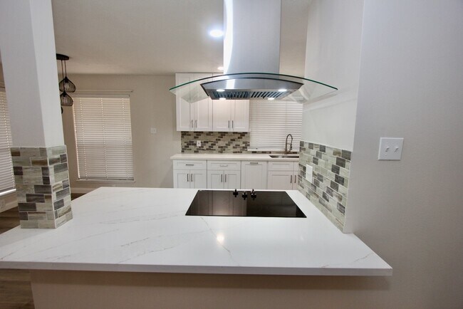 Building Photo - 3015 Green Fields Dr