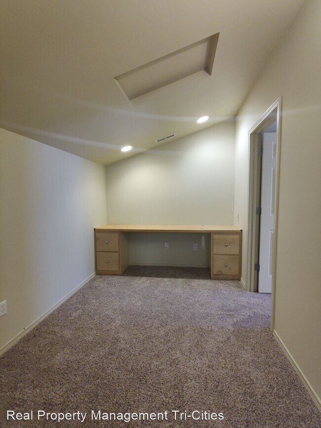 Foto del edificio - 3 br, 2 bath House - 2337 Hood ave