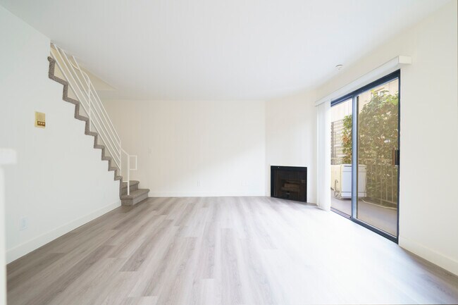 Foto del edificio - 112 S St Andrews Pl