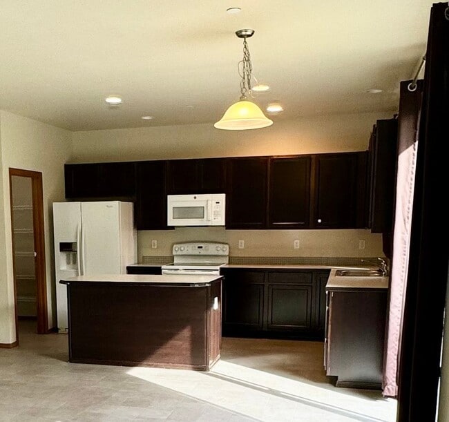 Building Photo - Nice Home in Bremerton!