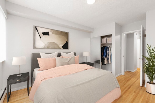 Building Photo - Casa Bella