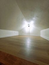 Building Photo - 6219 Saxon Dr