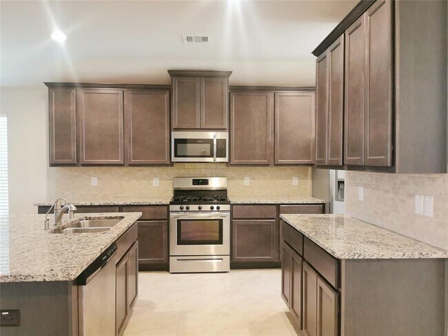 Foto del edificio - 23747 Piedmont Forest Dr