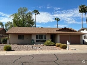 Building Photo - 2107 E Yale Dr