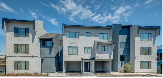 Building Photo - 2222 S Marvin Ave