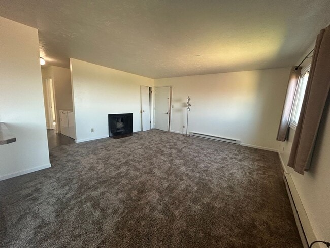 Building Photo - 2320 W Foothills Dr