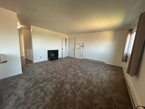 Building Photo - 2320 W Foothills Dr