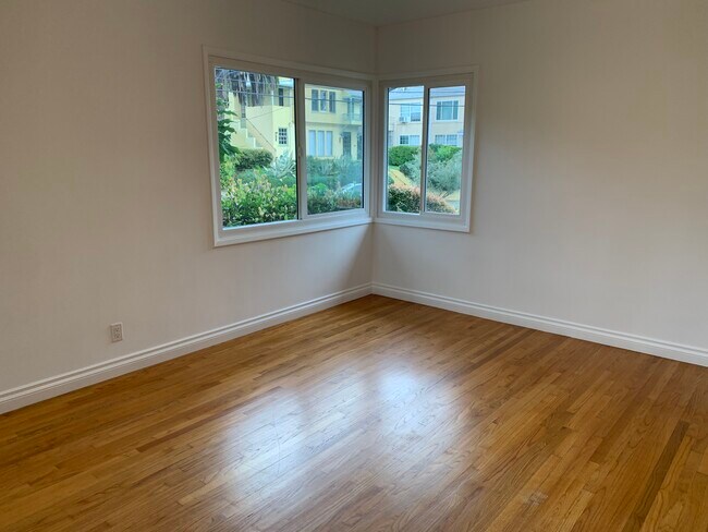 Foto del edificio - 3172 Rowena Ave